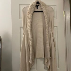 White House Black Market Cream colored shawl with Faux Fur